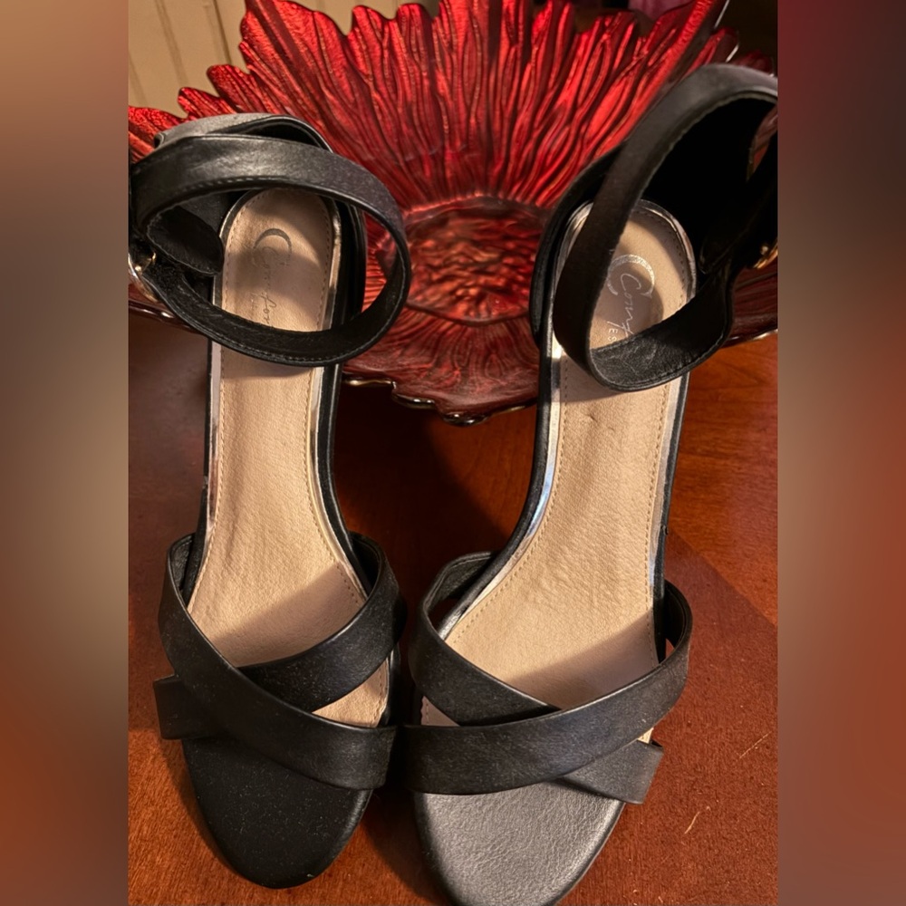 Cato Chic Black Strappy Sandals 7
Listing created for live show Please attend